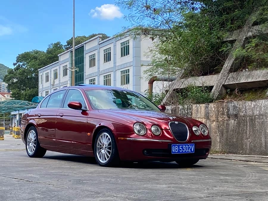 Jaguar S-TYPE