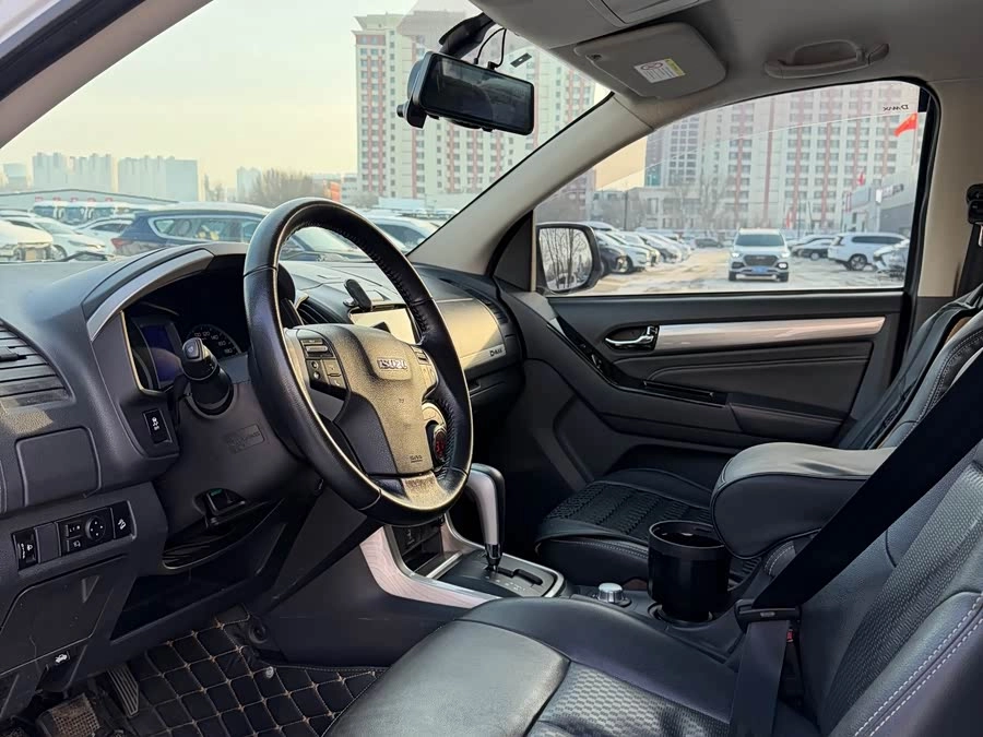 Isuzu D-MAX