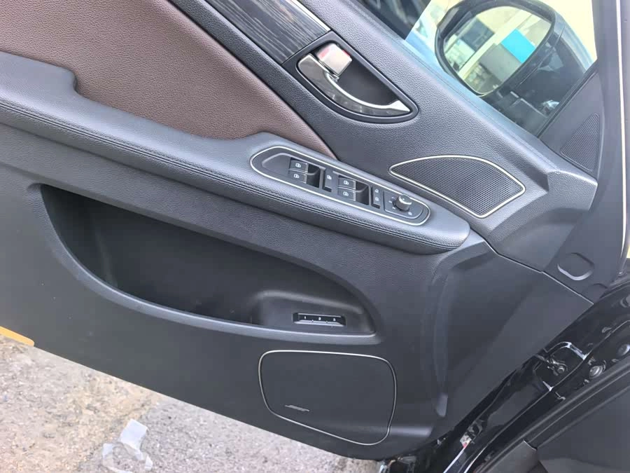 Hongqi H7