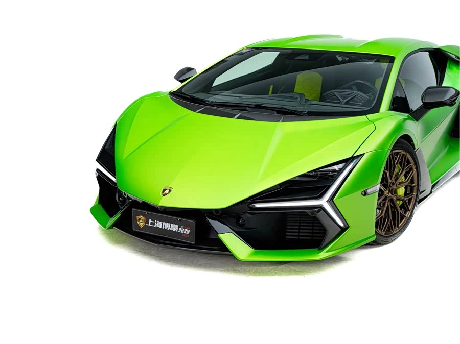 Lamborghini Revuelto