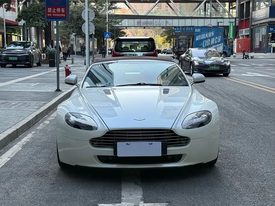 Aston Martin V8 Vantage
