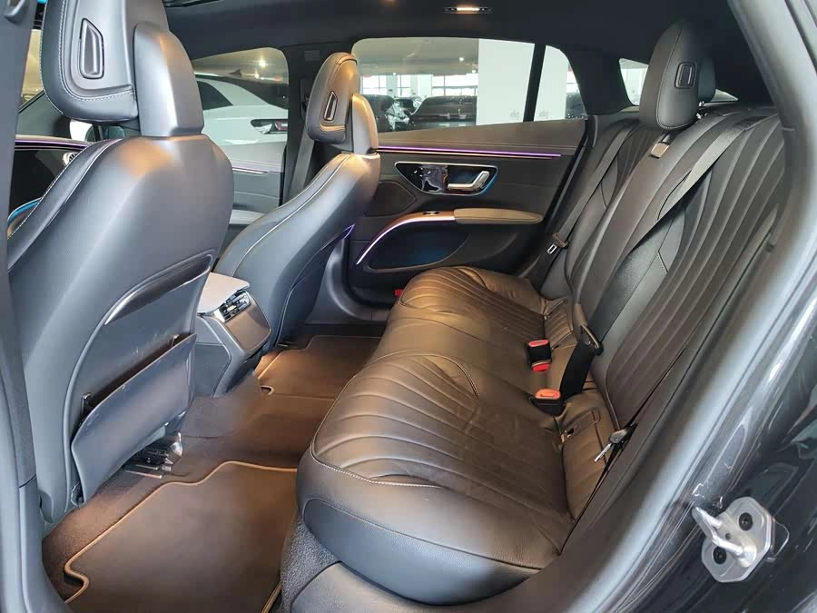 Mercedes Benz EQS
