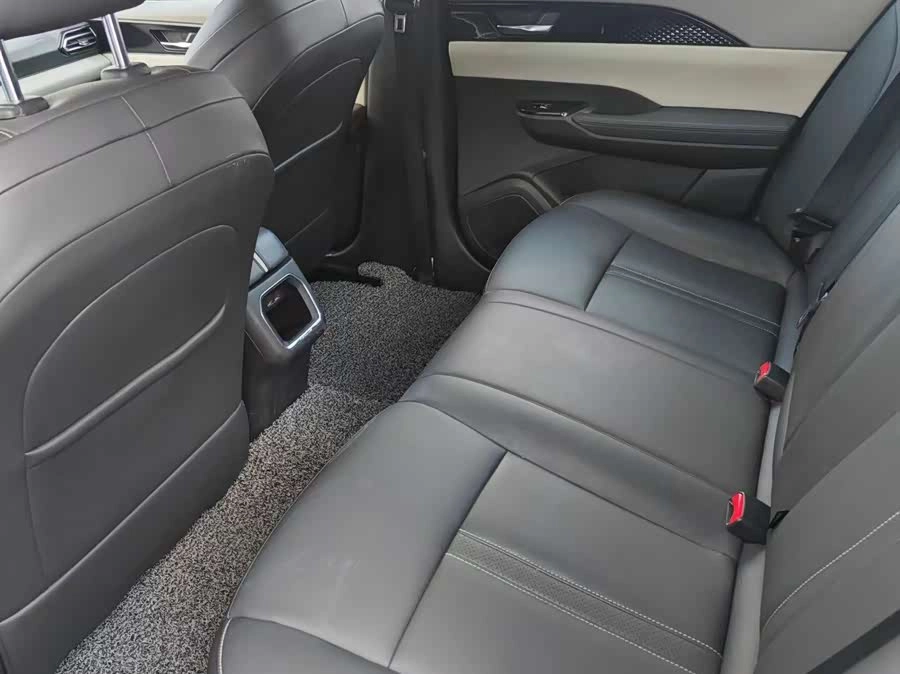 Dongfeng E70