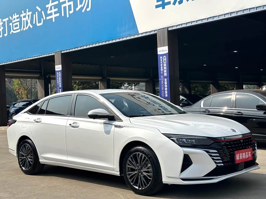 Dongfeng Yixuan MAX