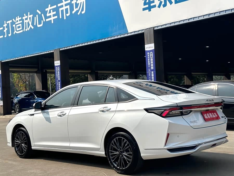 Dongfeng Yixuan MAX