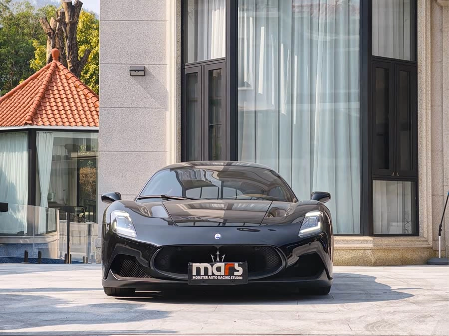 Maserati MC20