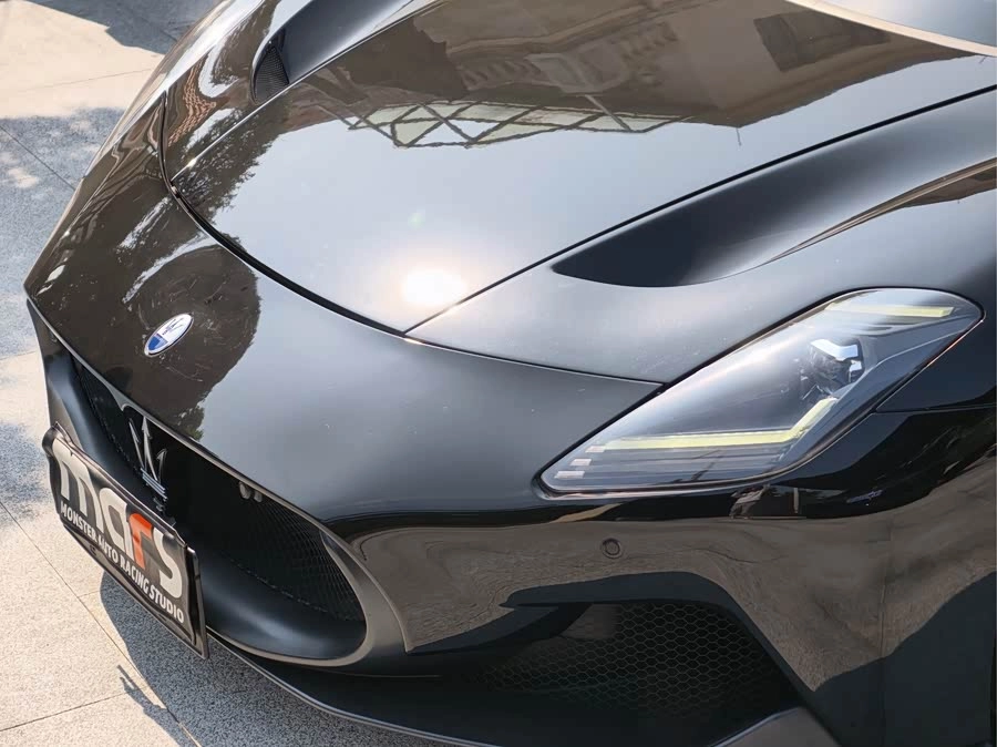 Maserati MC20