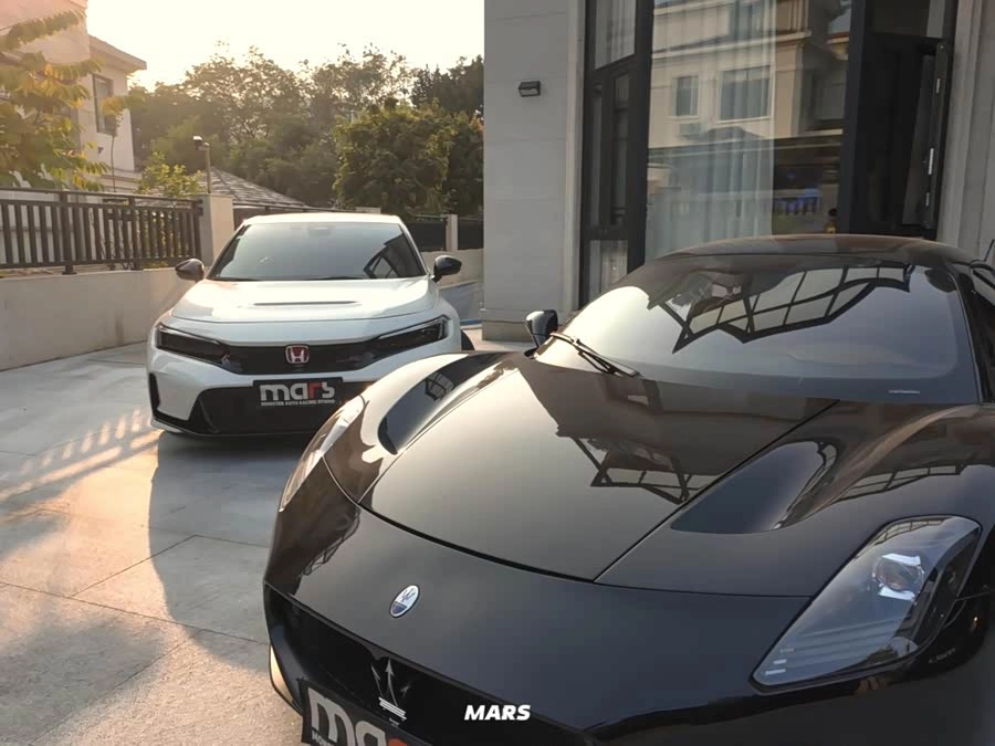 Maserati MC20