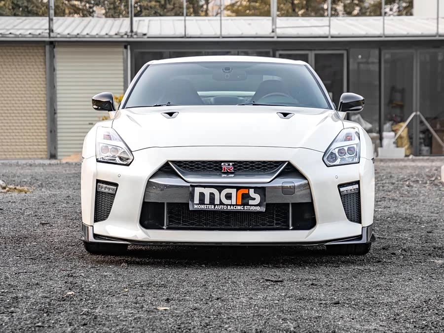 Nissan GT-R