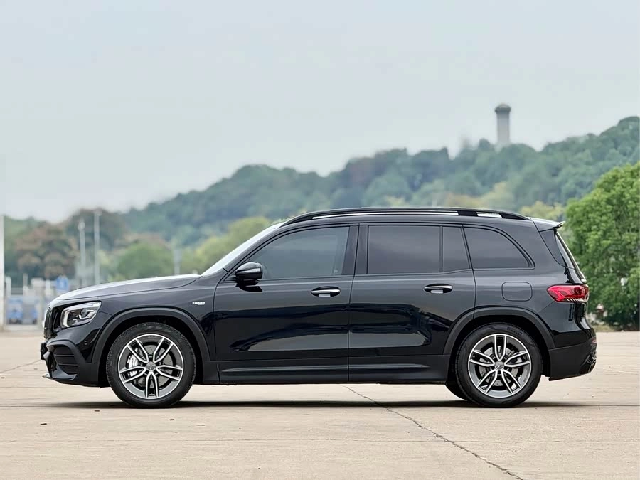 Mercedes Benz GLB AMG
