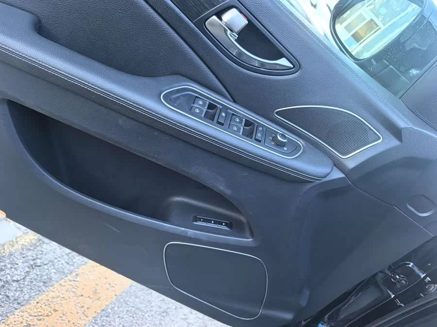 Hongqi H7