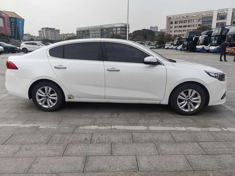Kia K4