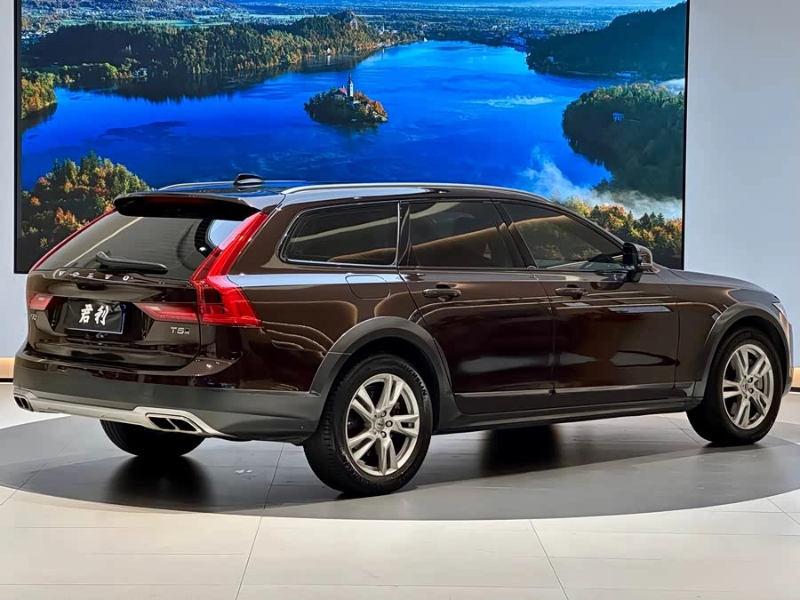 Volvo V90