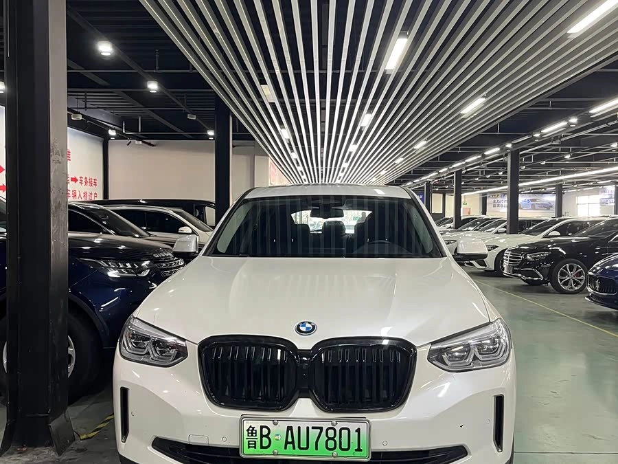 BMW iX3