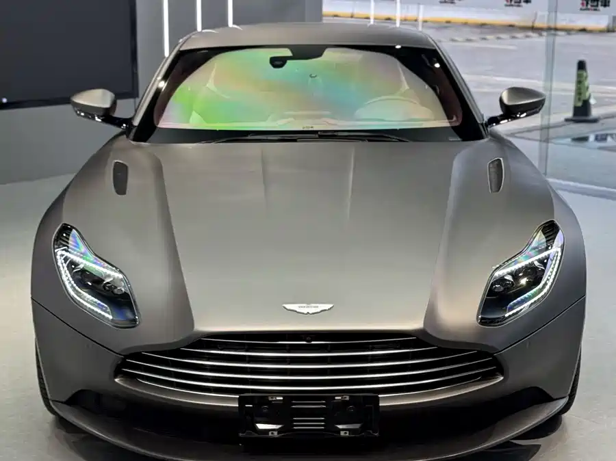 Aston Martin DB11