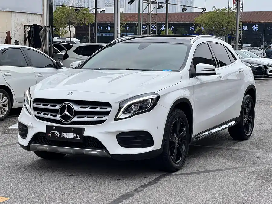 Mercedes Benz GLA