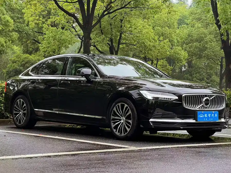 Volvo S90 plug-in hybrid