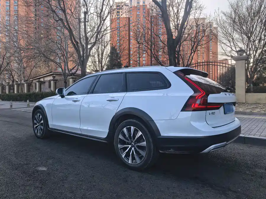 Volvo V90