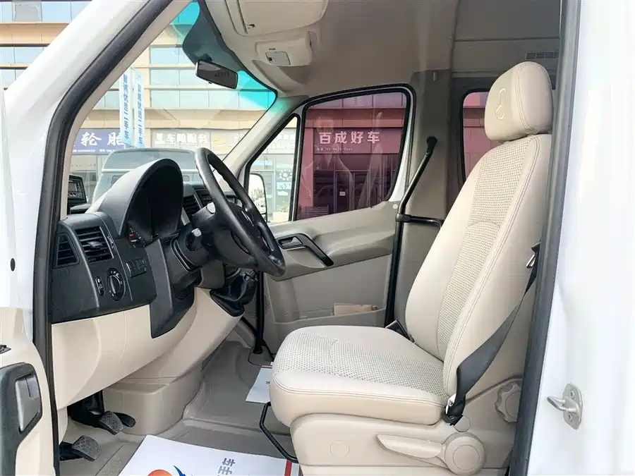Mercedes Benz Sprinter
