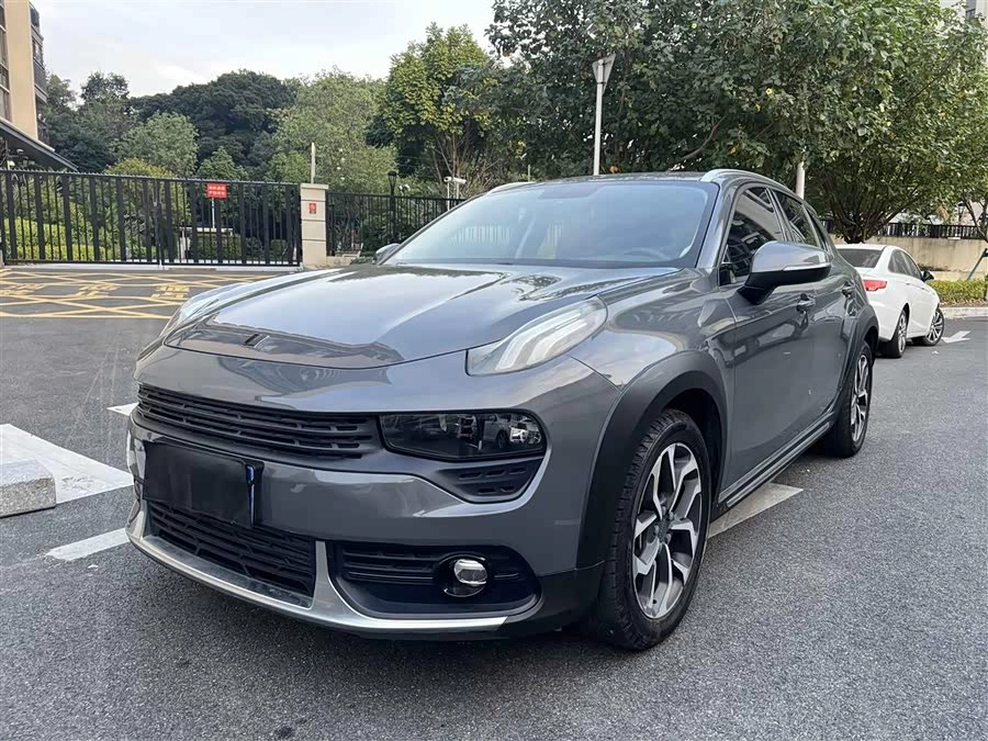 Lynk & Co 02
