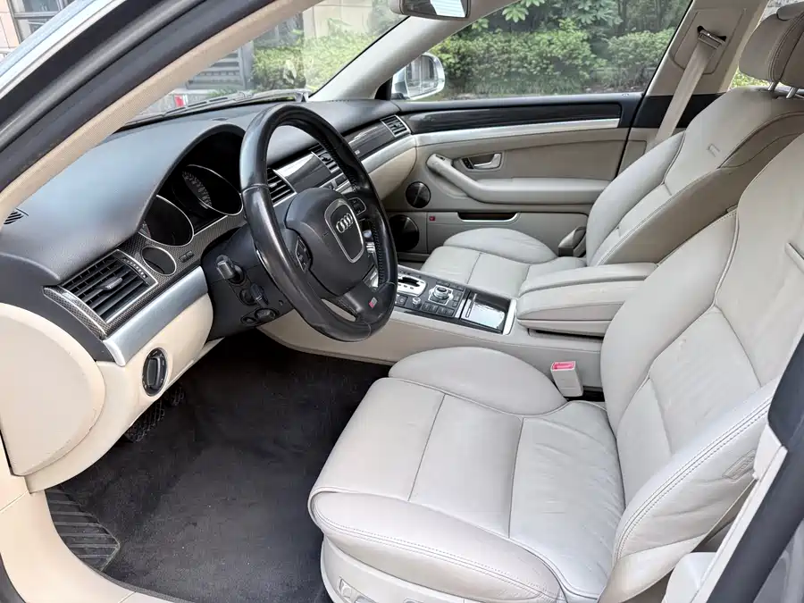 Audi S8