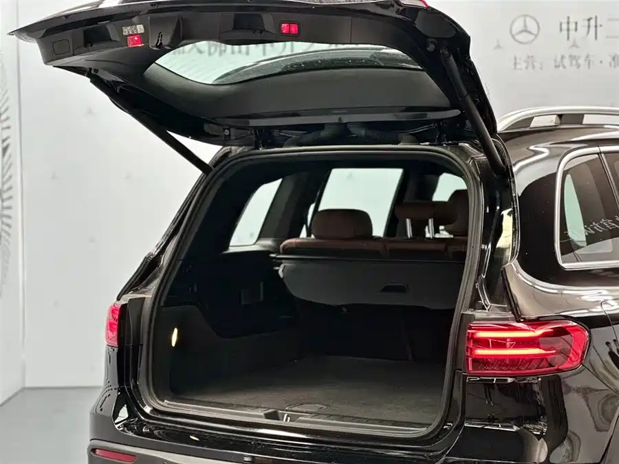 Mercedes Benz EQB