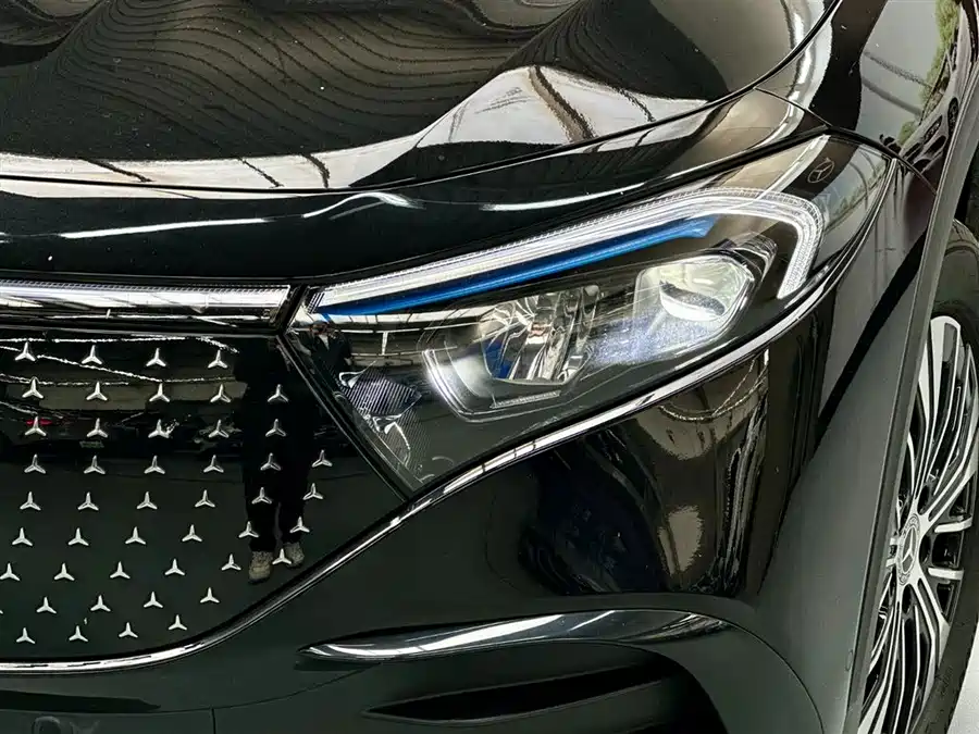 Mercedes Benz EQB