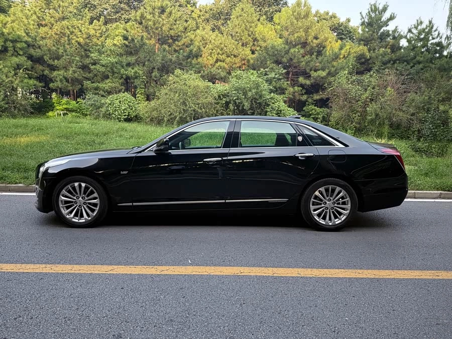 Cadillac CT6 PLUG-IN