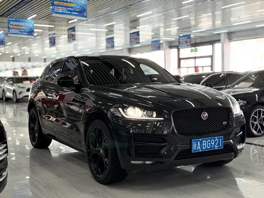 Jaguar F-PACE