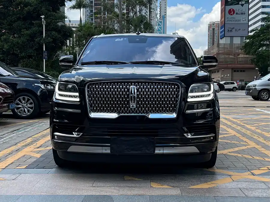 Lincoln Navigator