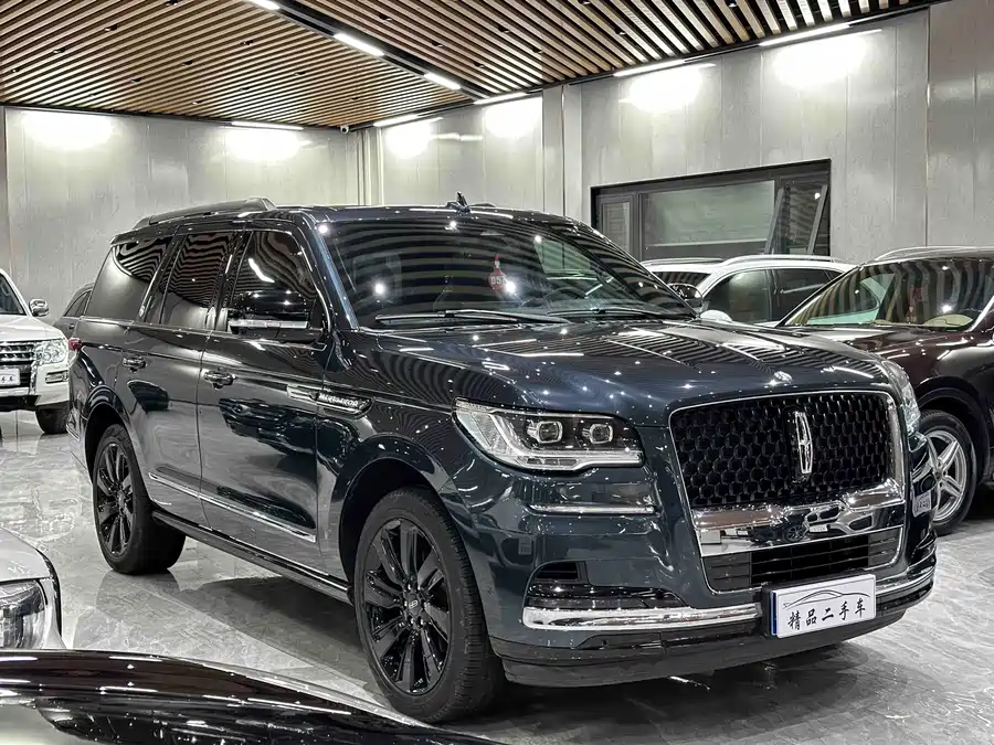 Lincoln Navigator