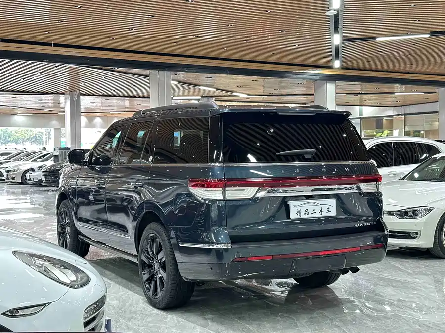 Lincoln Navigator