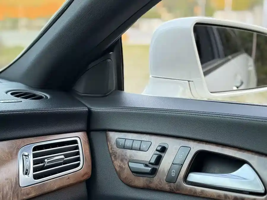 Mercedes Benz CLS