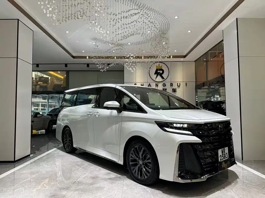Toyota Crown Vellfire