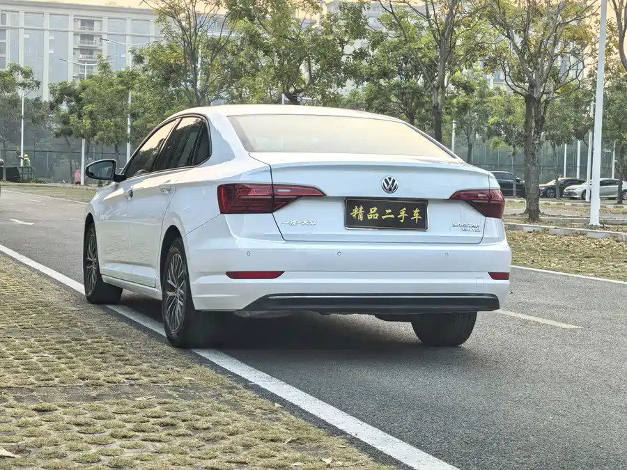 Volkswagen Sagitar