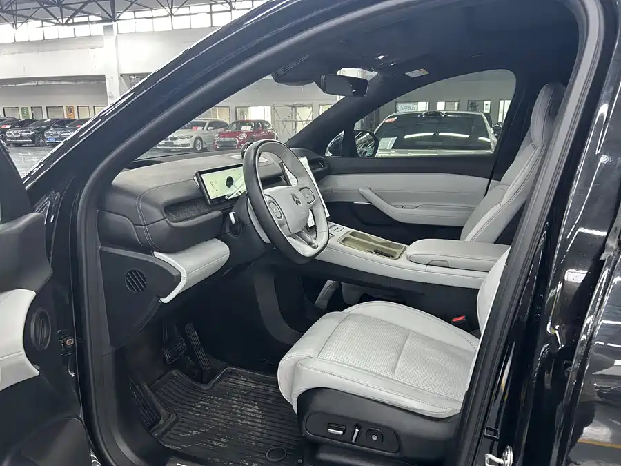 NIO ES6