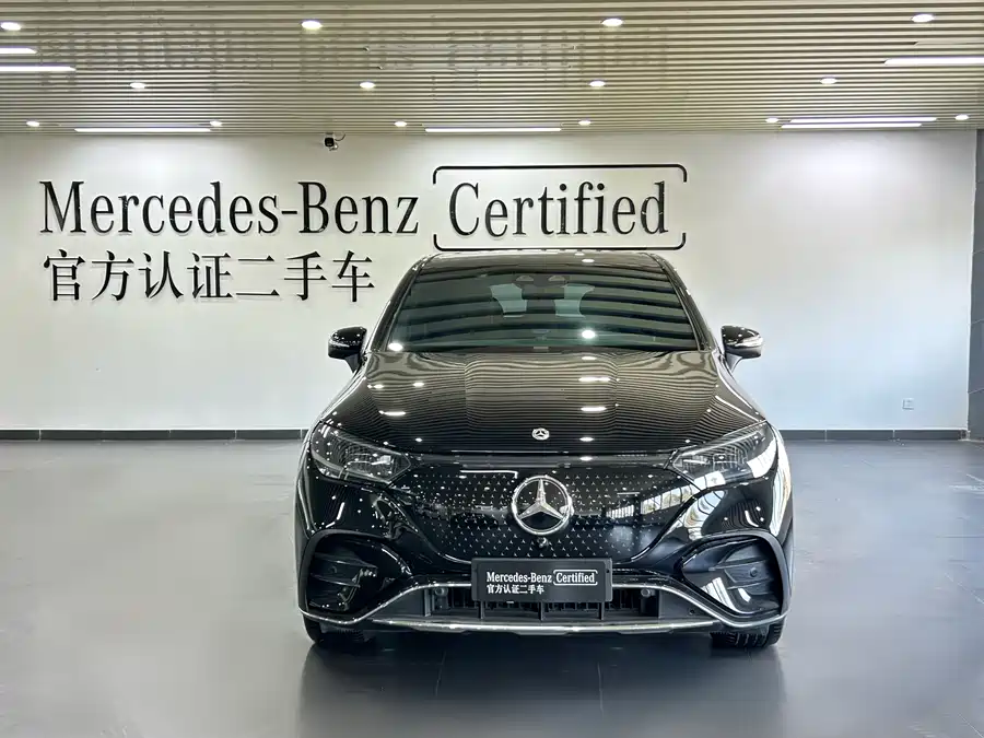 Mercedes Benz EQE SUV