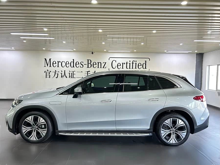 Mercedes Benz EQE SUV