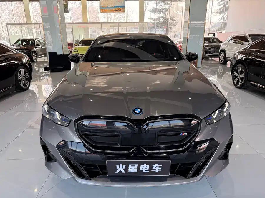 BMW i5 M60
