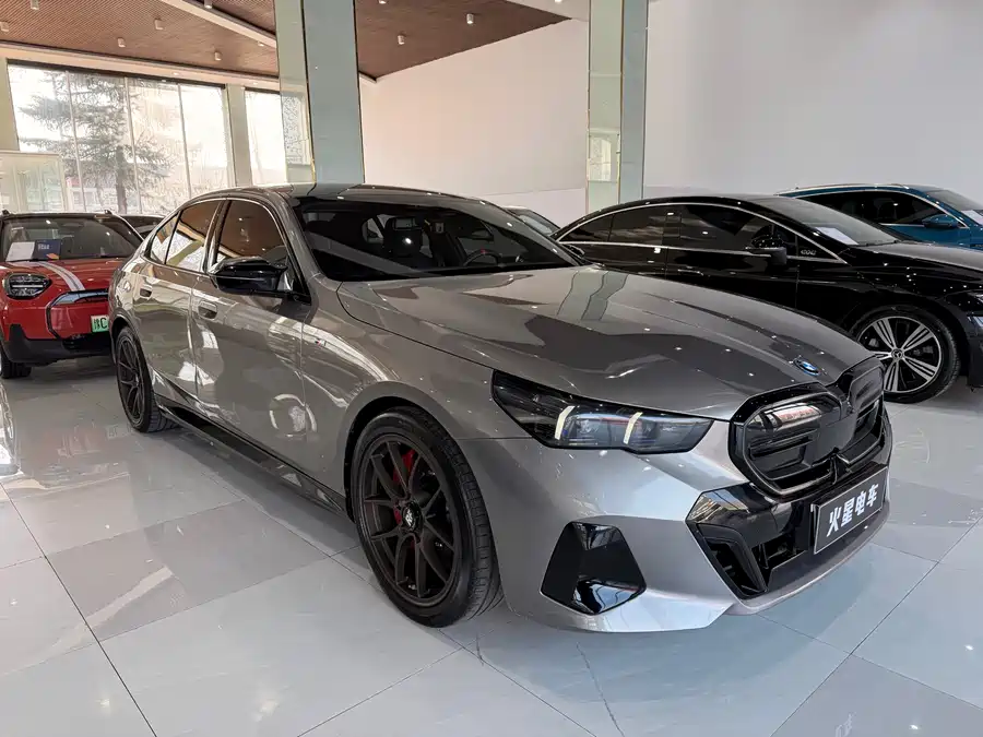 BMW i5 M60