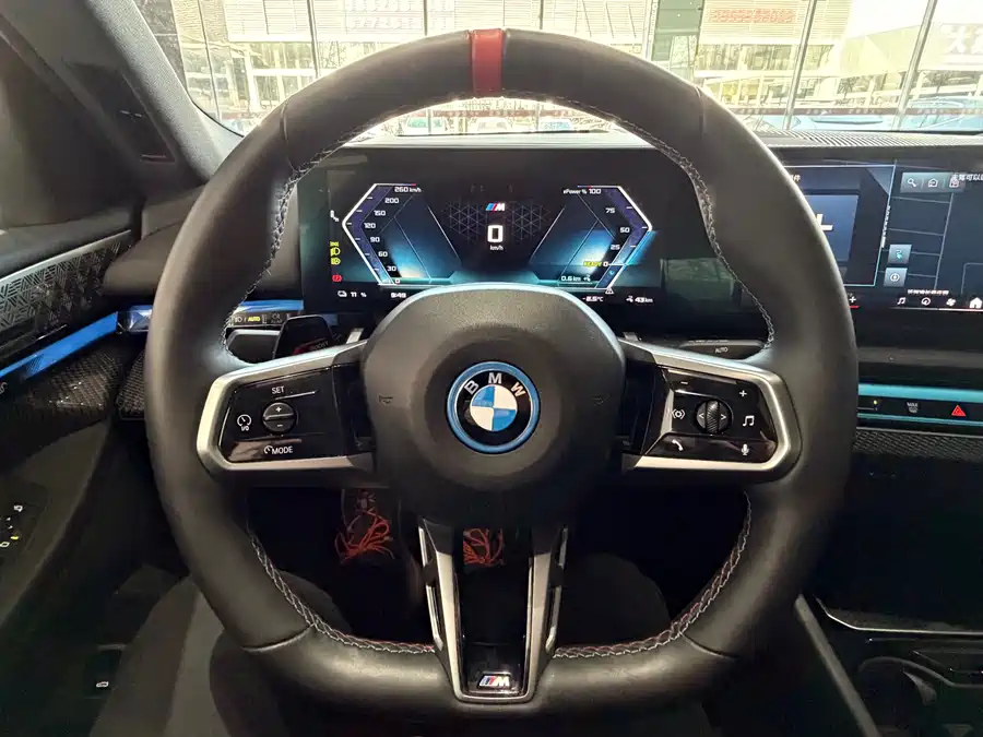 BMW i5 M60