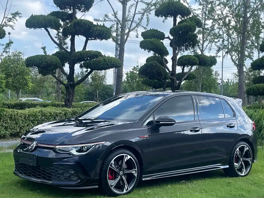 Volkswagen Golf GTI