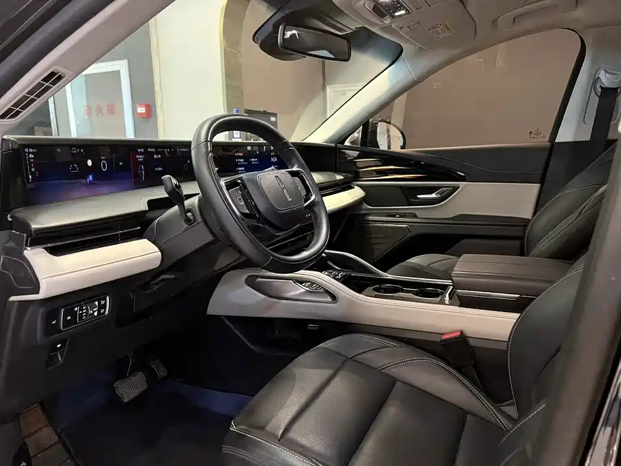 Lincoln Navigator