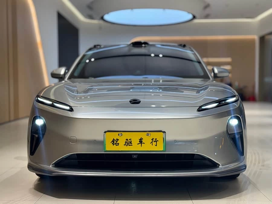 NIO ET5