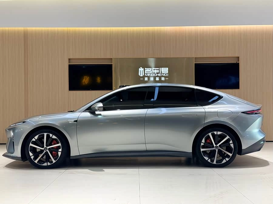 NIO ET5