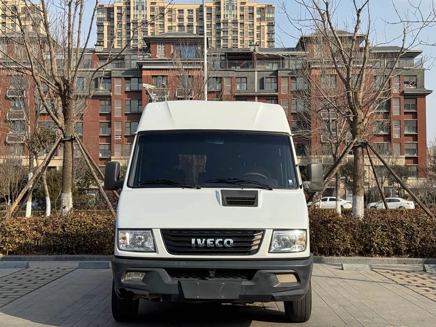 Iveco proud