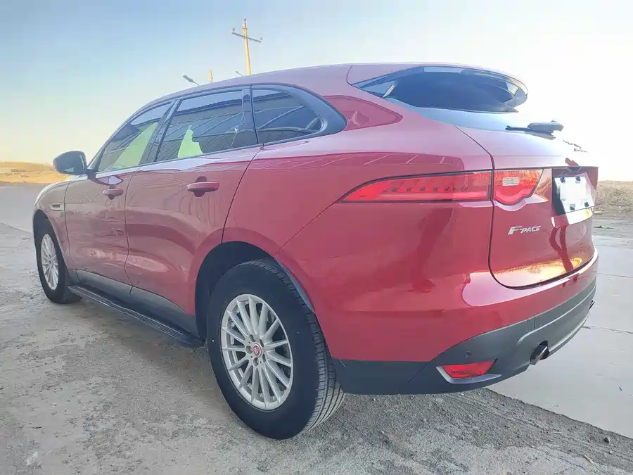Jaguar F-PACE