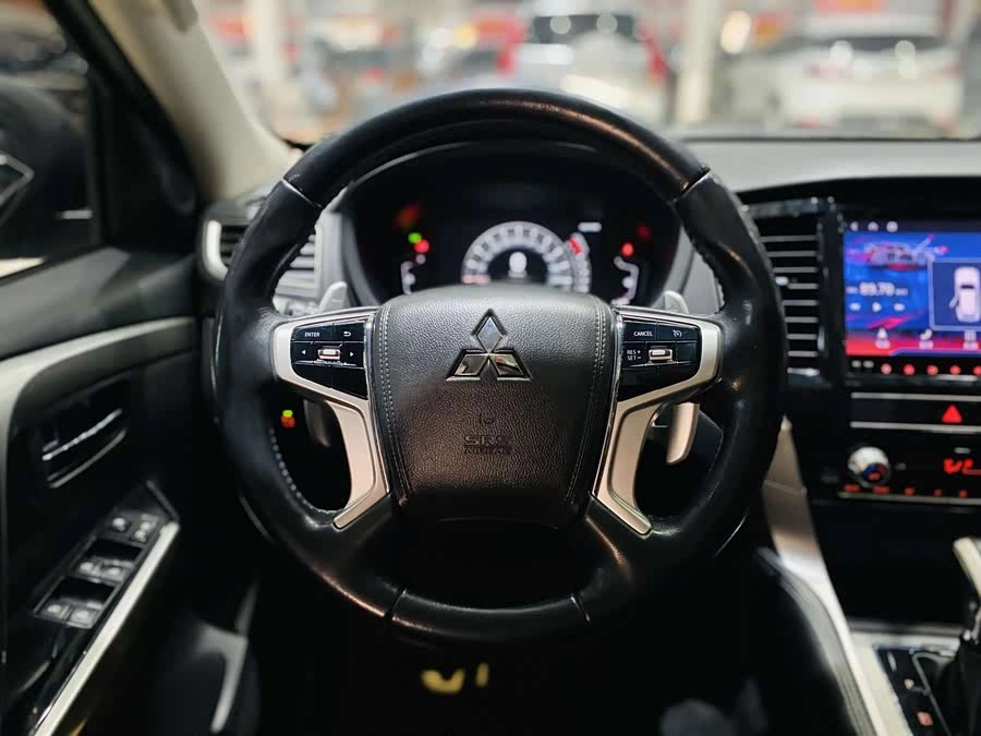 Mitsubishi Pajero Sport