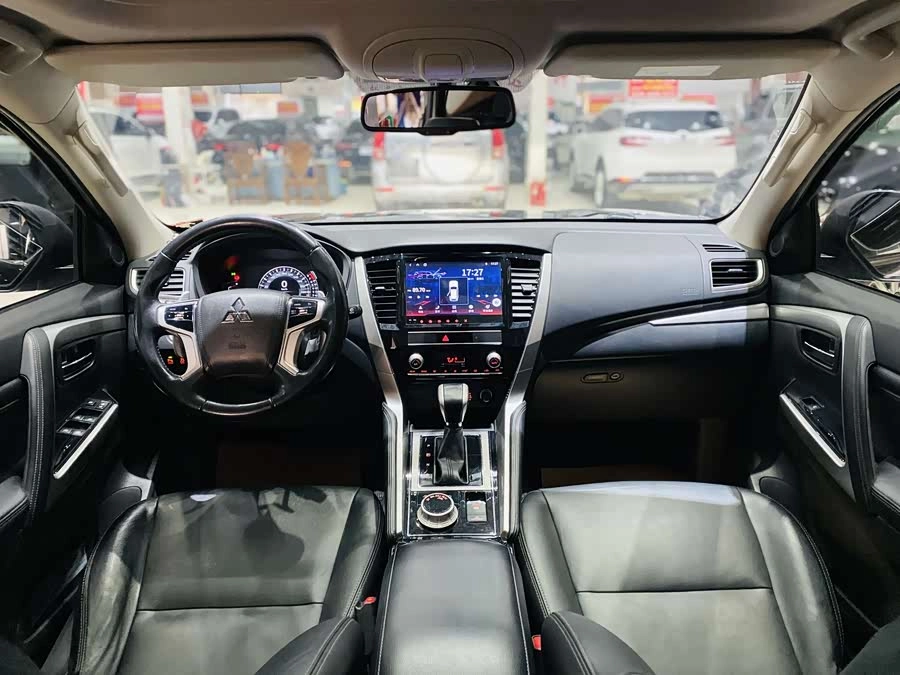 Mitsubishi Pajero Sport