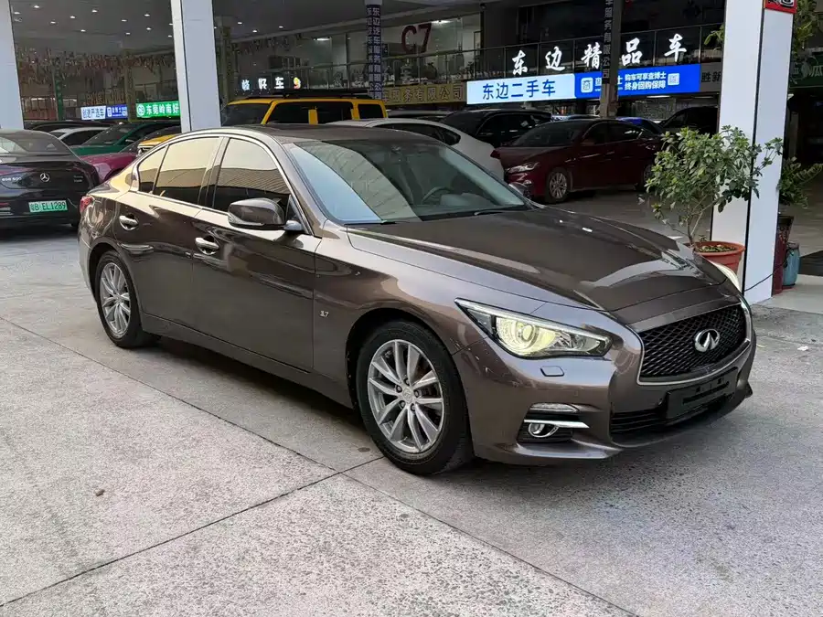 Infiniti Q50